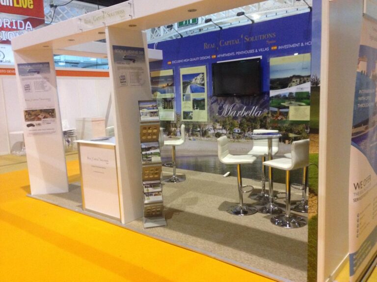 Free Build Stand 3